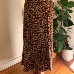 HIGH WAISTED LEOPARD SKIRT